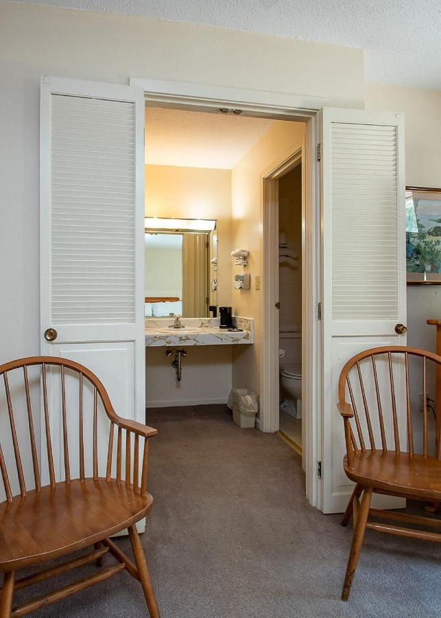 Country Squire Inn And Suites Coshocton Εξωτερικό φωτογραφία