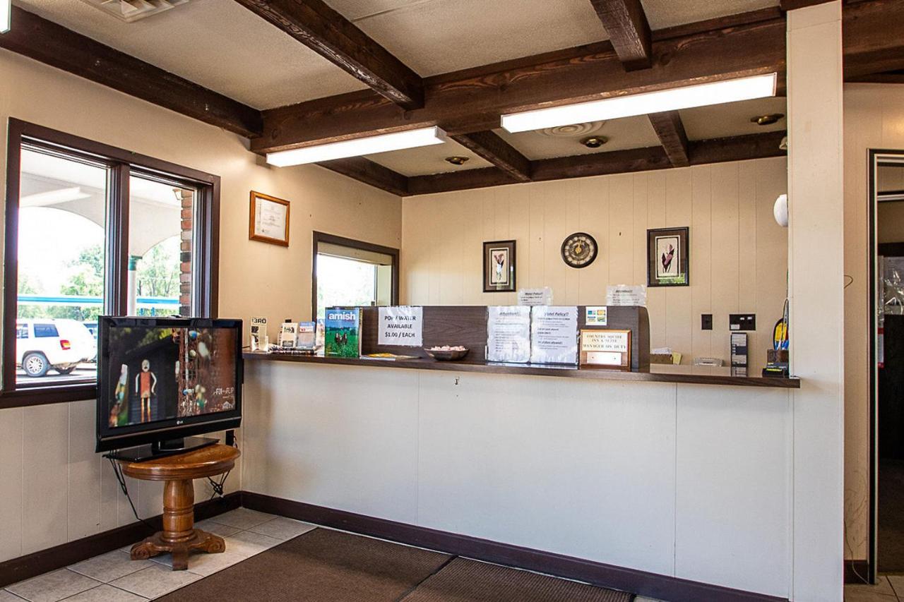Country Squire Inn And Suites Coshocton Εξωτερικό φωτογραφία
