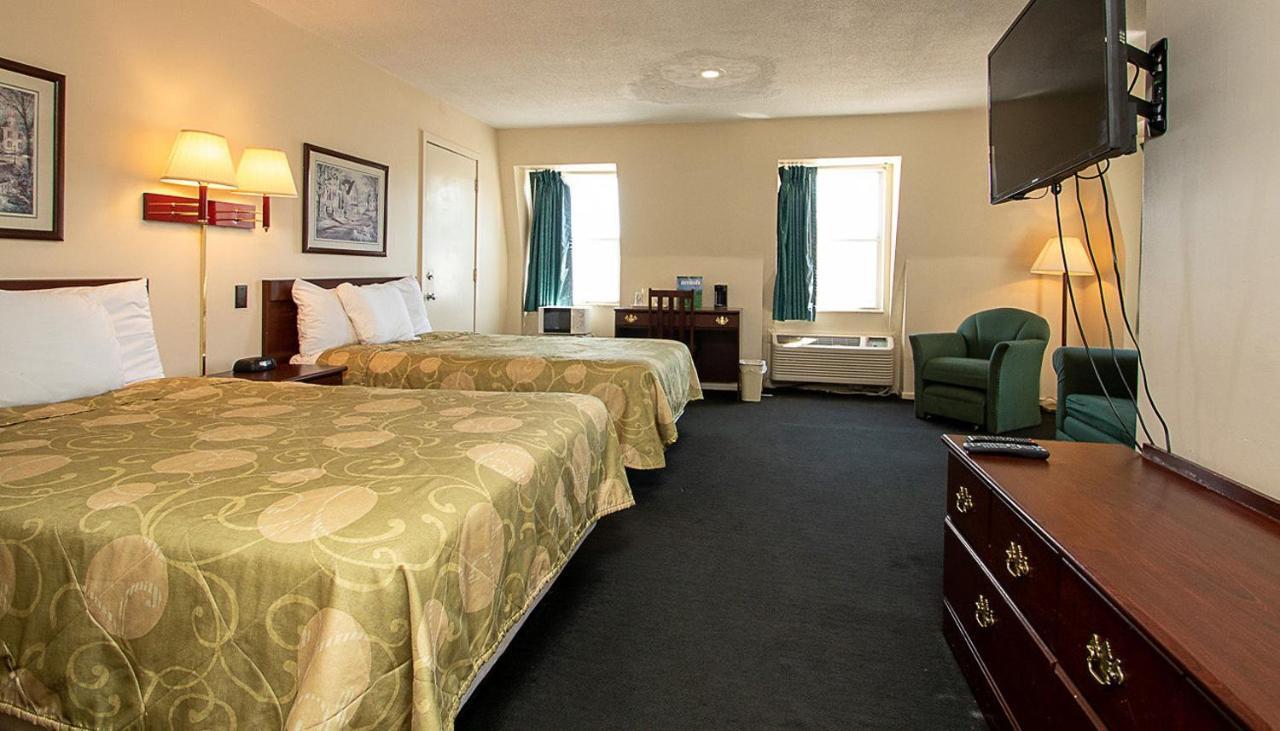 Country Squire Inn And Suites Coshocton Εξωτερικό φωτογραφία