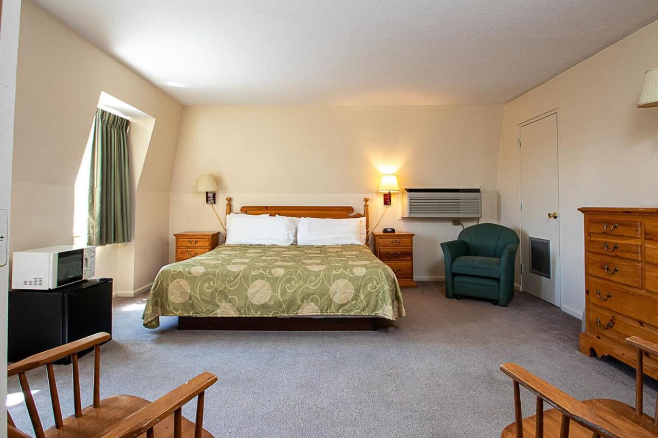 Country Squire Inn And Suites Coshocton Εξωτερικό φωτογραφία