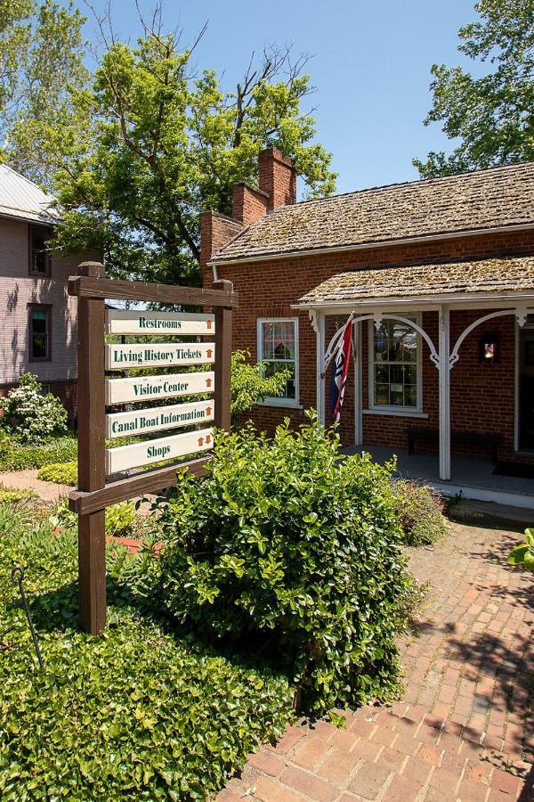 Country Squire Inn And Suites Coshocton Εξωτερικό φωτογραφία