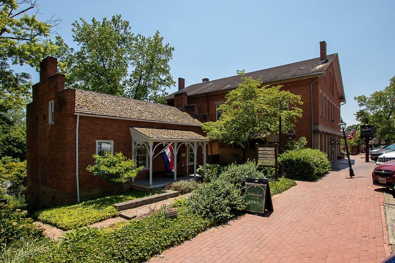 Country Squire Inn And Suites Coshocton Εξωτερικό φωτογραφία