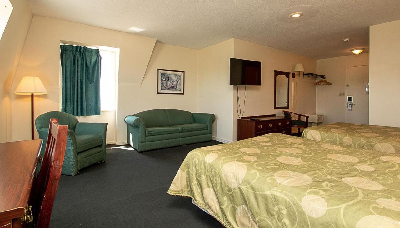 Country Squire Inn And Suites Coshocton Εξωτερικό φωτογραφία