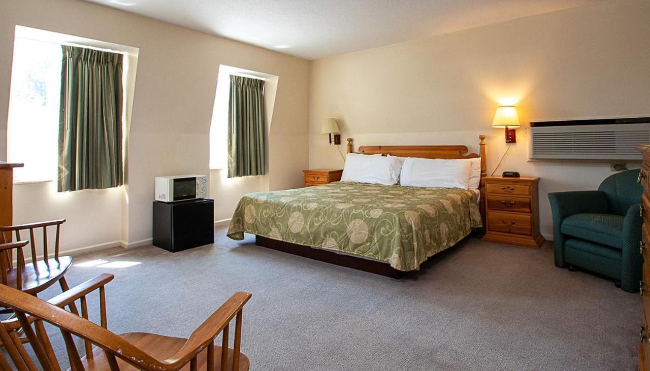 Country Squire Inn And Suites Coshocton Εξωτερικό φωτογραφία